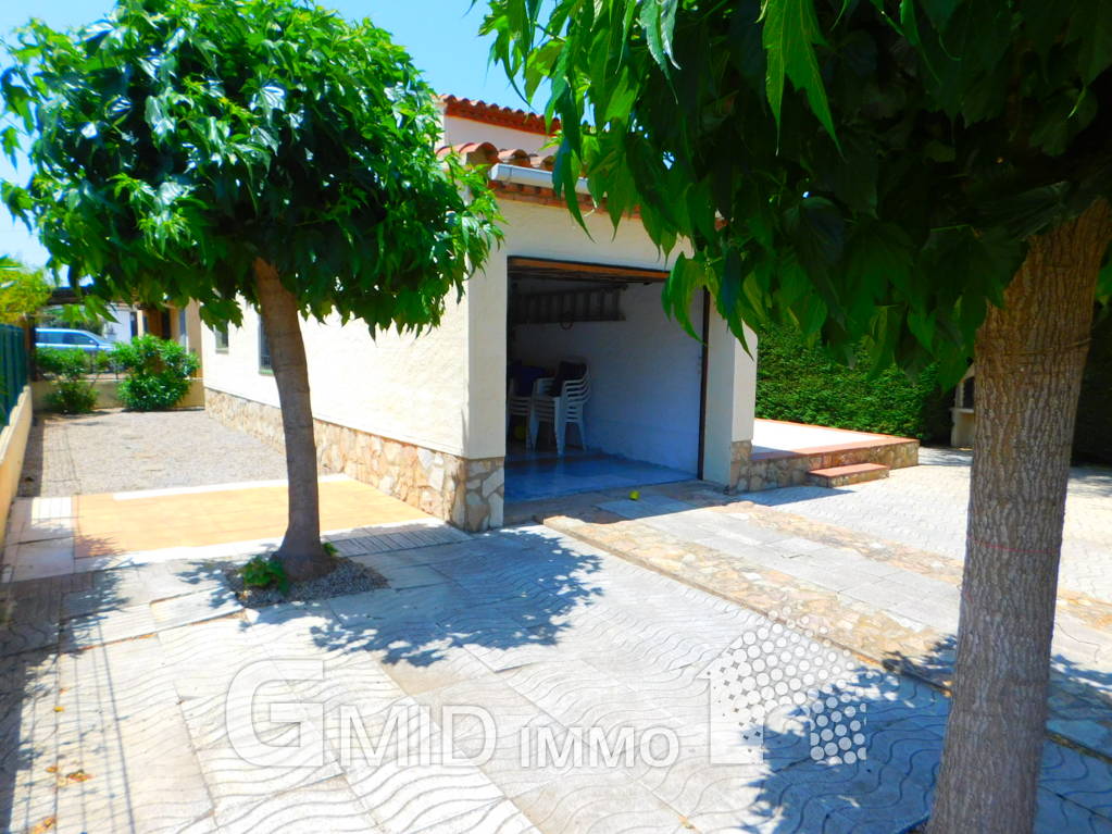 Casa individual 2 habitaciones con garaje y bonita terraza en