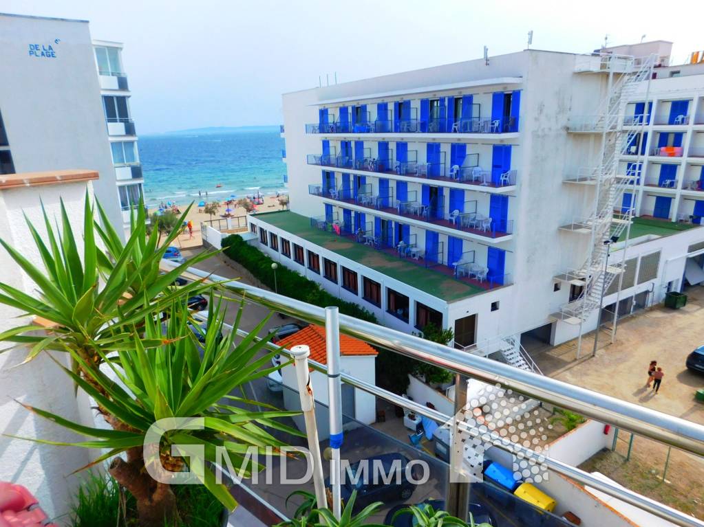 Apartamento con bonita terraza y vista mar en Salatar, Roses