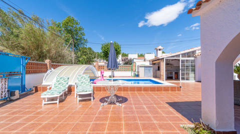 For sale 3-bedroom house with pool, Empuriabrava
