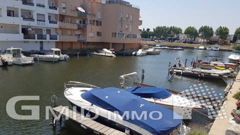 Apartamento de 2 habitaciones con amarre y garaje Empuriabrava