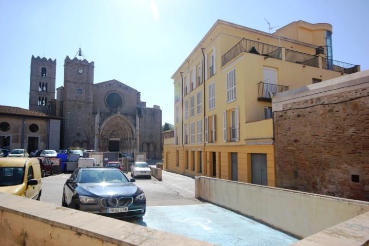 Gemütliche Wohnung mit Blick auf die Basilika von Castelló d'Empúries, Costa Brava