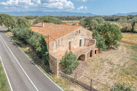 Maison de campagne avec 2 hectares de terrain à Peralada, Costa Brava