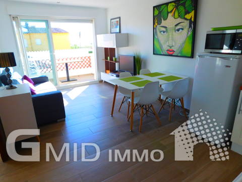 Magnificent apartment with parking located on the second line of the sea in Empuriabrava