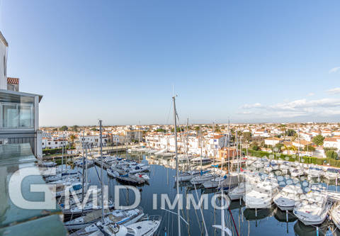 Magnifico Estudio en Port Grec, Empuriabrava, con vistas al canal y a la montaña