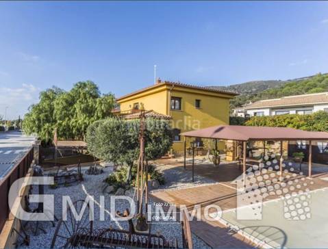 Beautiful high standing house Palau Saverdera, 5 minutes from the bay of Rosas