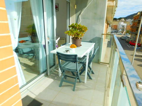 Apartment 2 bedrooms, balcony and parking center Roses, Costa Brava