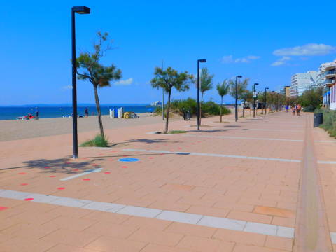 Estudio alquiler de temporada en segunda línea del mar en zona Salatar, Roses