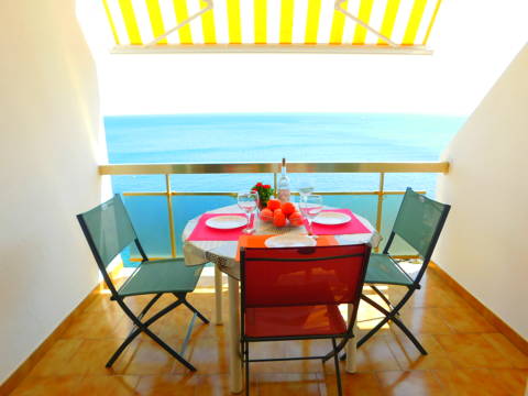 Apartamento con espectaculares vistas al mar en zona Canyelles, Roses