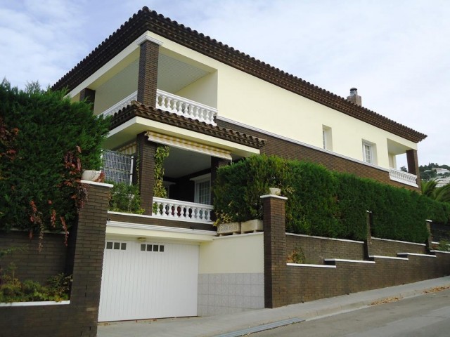 Casa de lujo en el centro de Roses, España