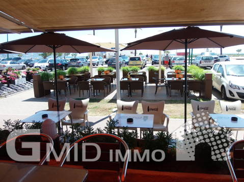 For transfer Bar situated in the first sea line in Empuriabrava, Costa Brava