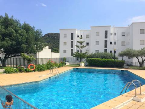 Touristic rental renovated study with pool, parking in Mas Oliva, Roses