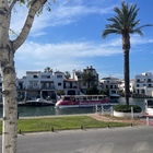 Appartamento ristrutturato con vista sul canale, parcheggio privato opzionale nel centro di Empuriabrava