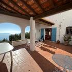 Casa con gran terreno y vistas frontales mar en Almadrava, Roses