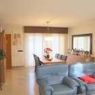 Hermosa casa unifamiliar de 6 dormitorios, amplio garaje y piscina en Els Grecs, Roses