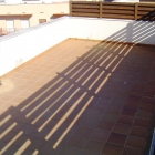 Alquiler anual piso moderno con terraza y parking, centro Roses, Costa Brava