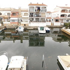 Apartamento de 1 dormitorio con vistas al canal y parking en Empuriabrava