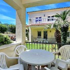 House distributed in 10 apartments at 200m from the beach Empuriabrava