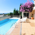 En venta casa con vistas al mar, piscina y garaje en Roses, Costa Brava