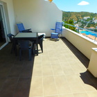 Alquiler piso renovado de 2 habitaciones, parking y piscina en Puig Rom, Roses