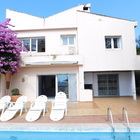 En venta casa con vistas al mar, piscina y garaje en Roses, Costa Brava