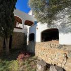 Casa con gran terreno y vistas frontales mar en Almadrava, Roses