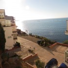 Piso en primera linea de mar en Roses, zona Canyelles