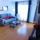 Moderne Wohnung mit 1 Schlafzimmern, Parkplatz und Pool Santa Margarita, Roses