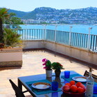 Apartamento vacacional con vistas frontales al mar en Roses, Costa Brava