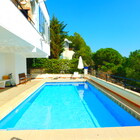 En venta piso renovado de 2 habitaciones, parking y terraza en Puig Rom, Roses