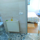 En venta piso renovado de 2 habitaciones, parking y terraza en Puig Rom, Roses