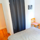 En venta piso renovado de 2 habitaciones, parking y terraza en Puig Rom, Roses