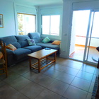En venta piso renovado de 2 habitaciones, parking y terraza en Puig Rom, Roses