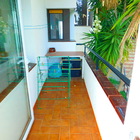 En venta piso renovado de 2 habitaciones, parking y terraza en Puig Rom, Roses