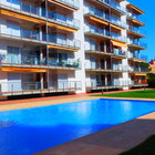 Holiday flat with 2 bedrooms, swimming pool and parking in Santa Margarita, Roses