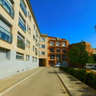 En venta piso moderno con terraza y parking, centro Roses, Costa Brava