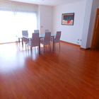 En venta piso moderno con terraza y parking, centro Roses, Costa Brava