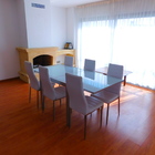 En venta piso moderno con terraza y parking, centro Roses, Costa Brava