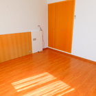 En venta piso moderno con terraza y parking, centro Roses, Costa Brava