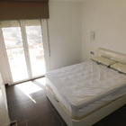 En venta piso renovado de dos habitaciones y parking privado en Roses, Costa Brava