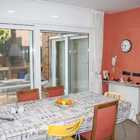 Hermosa casa unifamiliar de 6 dormitorios, amplio garaje y piscina en Els Grecs, Roses