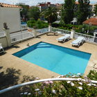 Ferienapartment mit 2 Schlafzimmern, privatem Pool und Parkplatz, 400 m vom Strand von Roses an der Costa Brava